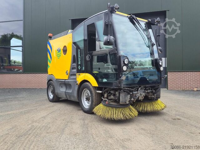 Sweeper Mathieu MC210 VEEGMACHINE!! EX gemeente!!