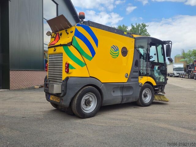 Sweeper Mathieu MC210 VEEGMACHINE!! EX gemeente!!
