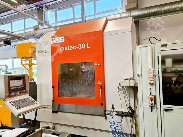 Vertical machining center / tool changer with 80 positions Matec 30 L
