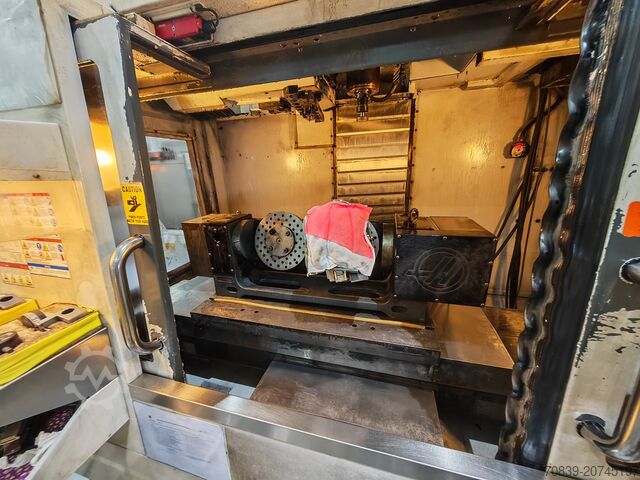 Universal-Bearbeitungszentrum HAAS VF-2YT