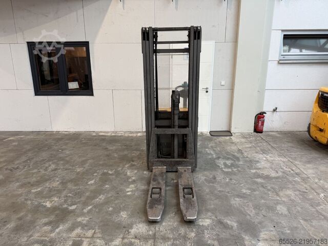 High Lift stacker Jungheinrich EJC 220 G / 1716 Std. / Lack NEU