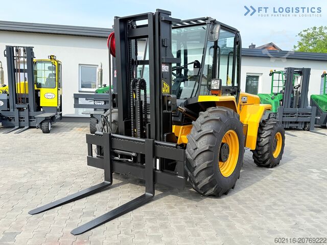 Gabelstapler fĂŒr unwegsames GelĂ€nde JCB 940 / TRIPLEX 4500 / FREE-LIFT NEW TIRES