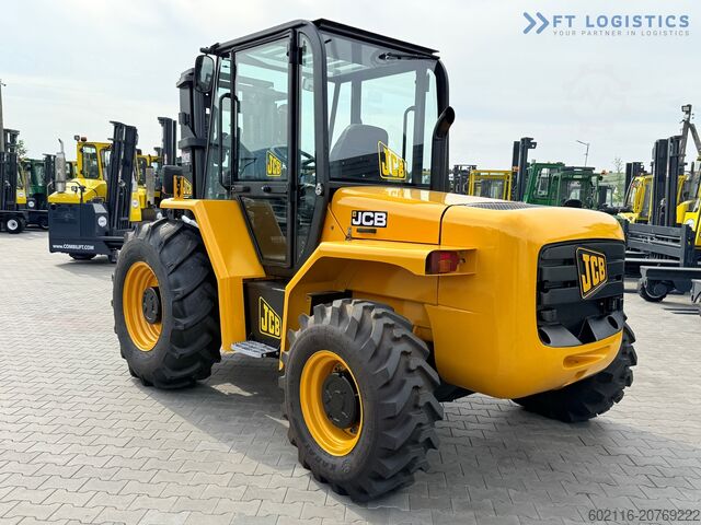 Gabelstapler fĂŒr unwegsames GelĂ€nde JCB 940 / TRIPLEX 4500 / FREE-LIFT NEW TIRES