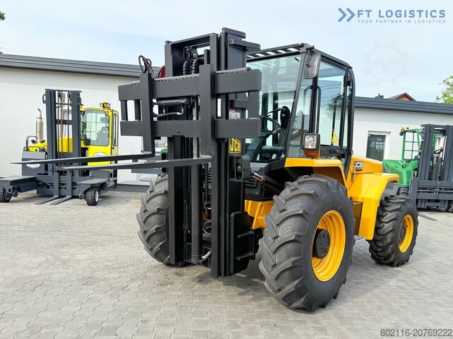 Gabelstapler fĂŒr unwegsames GelĂ€nde JCB 940 / TRIPLEX 4500 / FREE-LIFT NEW TIRES