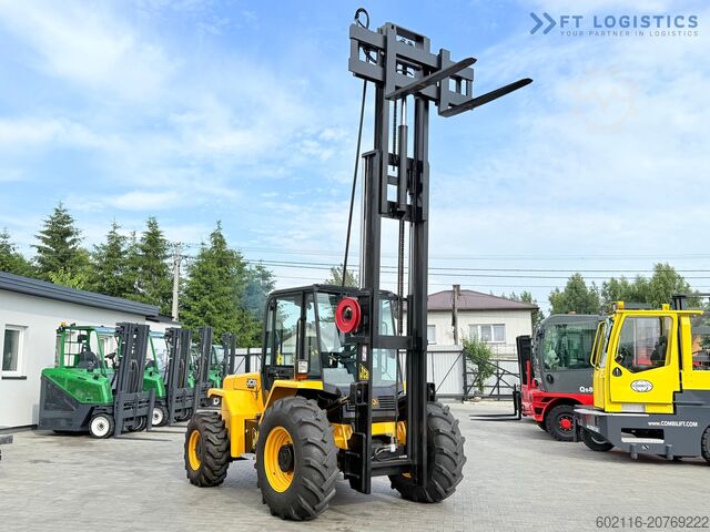 Gabelstapler fĂŒr unwegsames GelĂ€nde JCB 940 / TRIPLEX 4500 / FREE-LIFT NEW TIRES