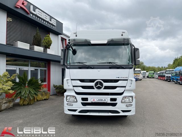 Flatbed truck MERCEDES-BENZ 2546*MP3*6x2*Euro5*HMF 2000L*Baustoff*Lift/Lenk*