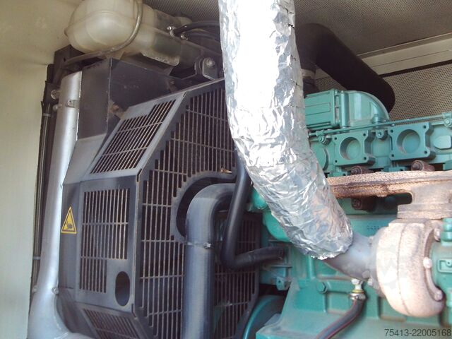 Box truck + VOLVO 180KVA generator set IVECO 