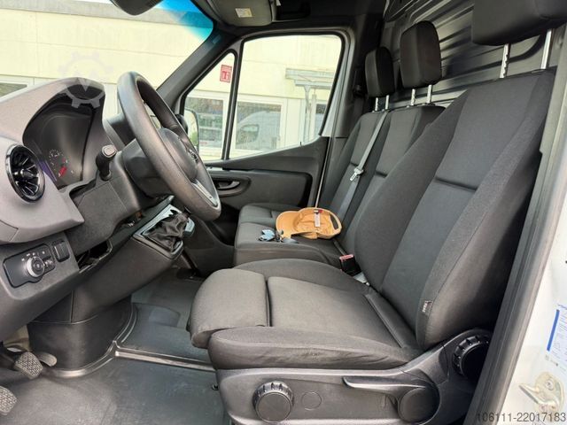 Van MERCEDES-BENZ Sprinter 516 CDI Kasten Hochdach