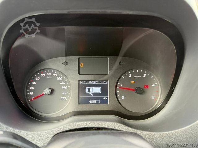 Van MERCEDES-BENZ Sprinter 516 CDI Kasten Hochdach