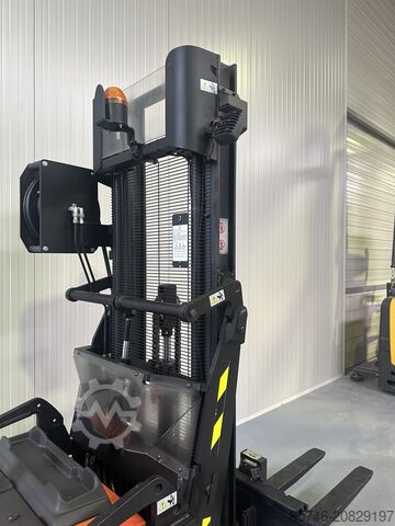 SWE 120 XR * DEMO !! REACH - MAST + Tilting Forks + Side Shift !! TOYOTA SWE 120 XR * DEMO !! REACH - MAST + Tilting Forks + S.S. !!