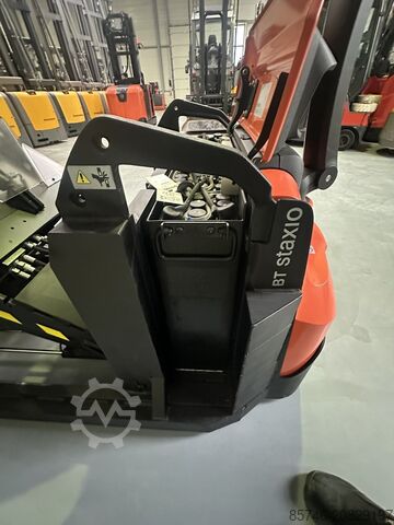 SWE 120 XR * DEMO !! REACH - MAST + Tilting Forks + Side Shift !! TOYOTA SWE 120 XR * DEMO !! REACH - MAST + Tilting Forks + S.S. !!