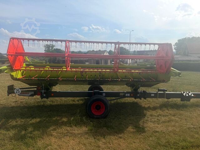 CLAAS Claas Schneidwerk C490, Neuwertig (ca. 60ha gearbeitet) CLAAS Claas Schneidwerk C490, Neuwertig (ca. 6