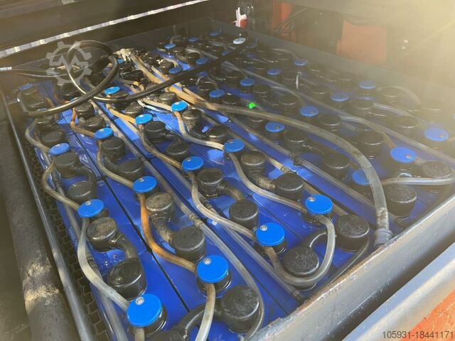 Electric 4-wheel forklift Linde E25H-01/600