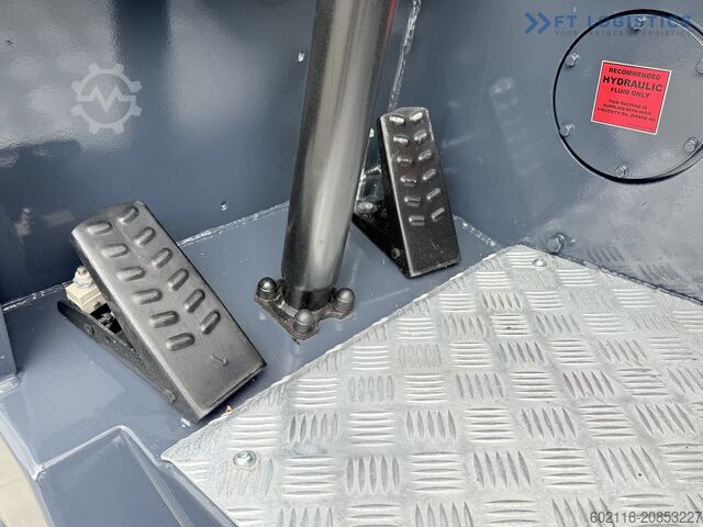 4-way forklift Combilift CB4000 TRIPLEX 5200 FREE-LIFT POSITIONER