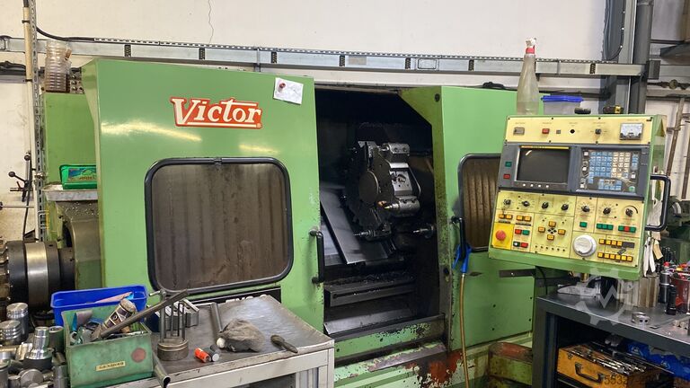 CNC lathe VICTOR TNS3