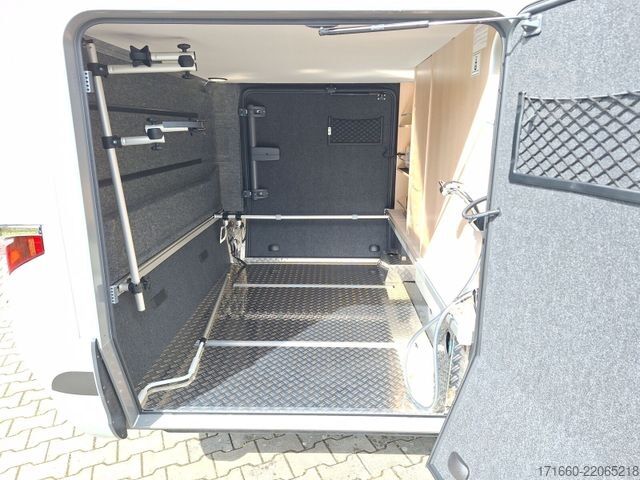 Integrated camper HYMER/ERIBA B-Klasse ML I BlackLine 880 5 Sitzplätze