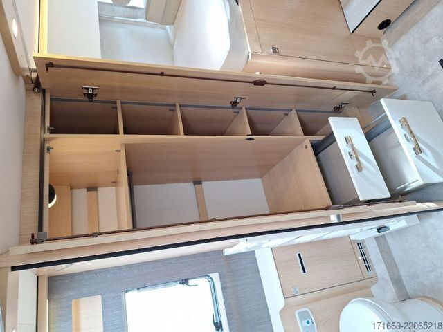 Integrated camper HYMER/ERIBA B-Klasse ML I BlackLine 880 5 Sitzplätze