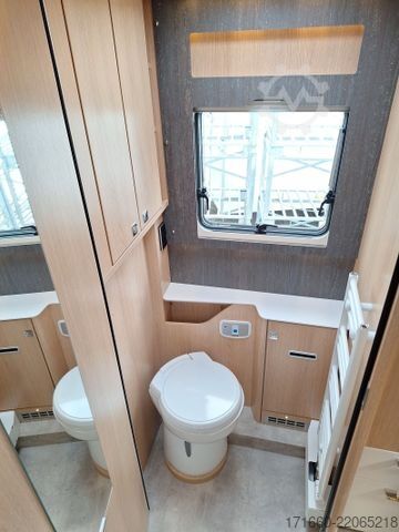 Integrated camper HYMER/ERIBA B-Klasse ML I BlackLine 880 5 Sitzplätze