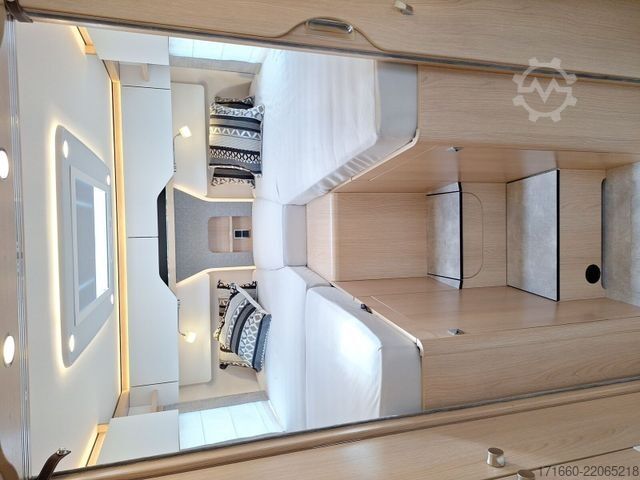 Integrated camper HYMER/ERIBA B-Klasse ML I BlackLine 880 5 Sitzplätze