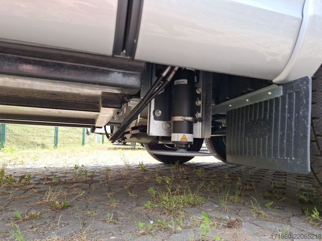 Integrated camper HYMER/ERIBA B-Klasse ML I BlackLine 880 5 Sitzplätze