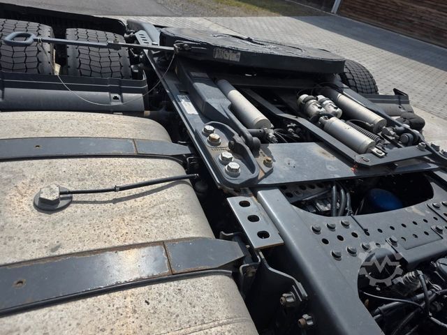 Volume tractor unit MERCEDES-BENZ 1845 Lowliner, Retarder, 2 Tanks, Hubsattelkuppl
