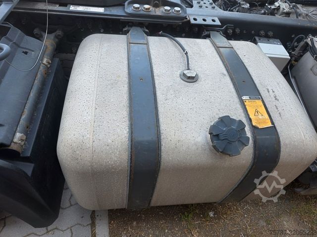 Volume tractor unit MERCEDES-BENZ 1845 Lowliner, Retarder, 2 Tanks, Hubsattelkuppl