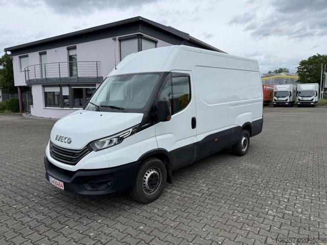 High top van IVECO Daily 35S18 A8 L3H2 Hi Matic LED+Klima+Navi+AHK