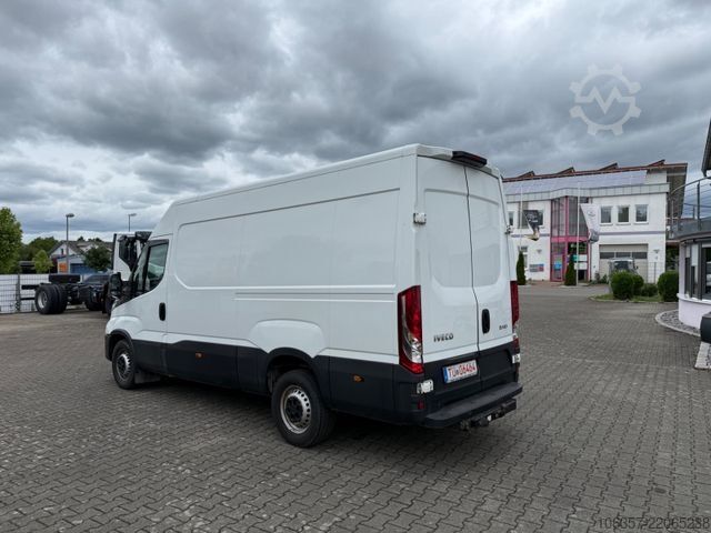 High top van IVECO Daily 35S18 A8 L3H2 Hi Matic LED+Klima+Navi+AHK