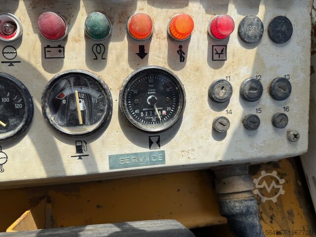 Planierraupe Liebherr PR 712 L Planierraupe mit Steuerung