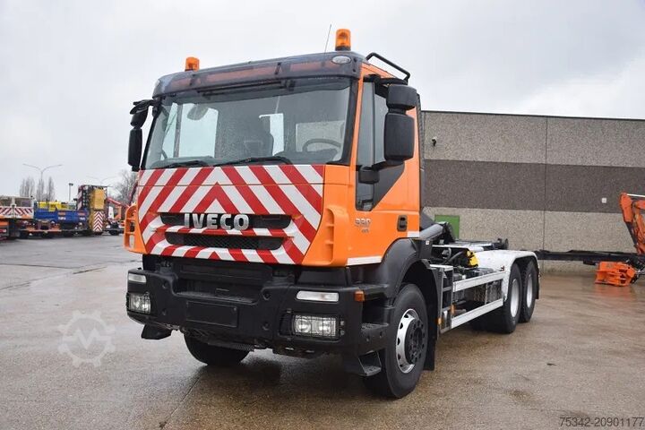 Hook arm system Iveco Trakker 330