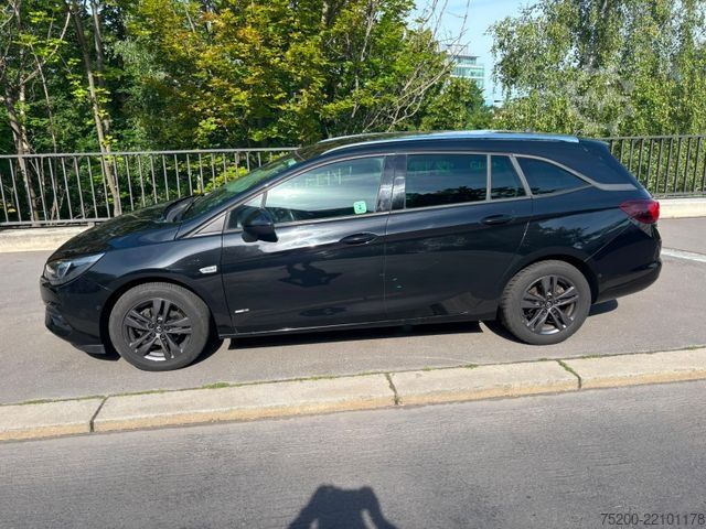 Minibus OPEL Astra 1.4 Turbo Sports Tourer/LED/Kamera/Klima