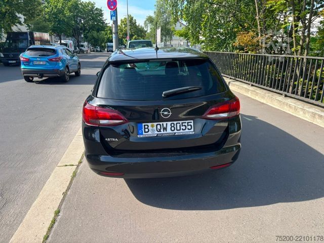 Minibus OPEL Astra 1.4 Turbo Sports Tourer/LED/Kamera/Klima