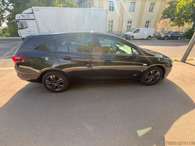 Minibus OPEL Astra 1.4 Turbo Sports Tourer/LED/Kamera/Klima