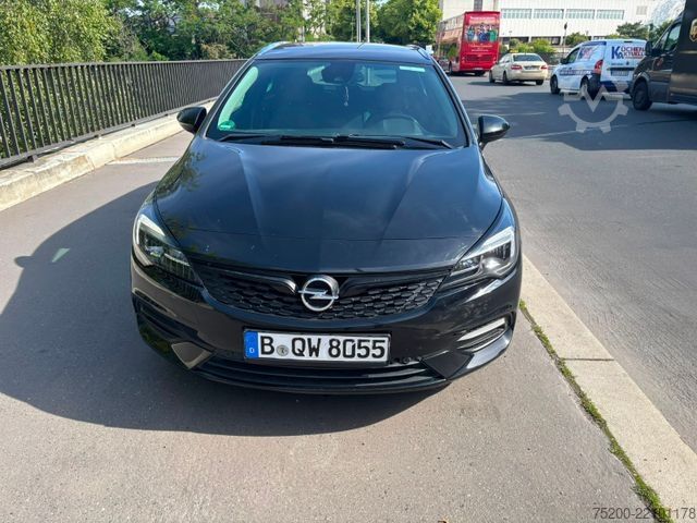 Minibus OPEL Astra 1.4 Turbo Sports Tourer/LED/Kamera/Klima