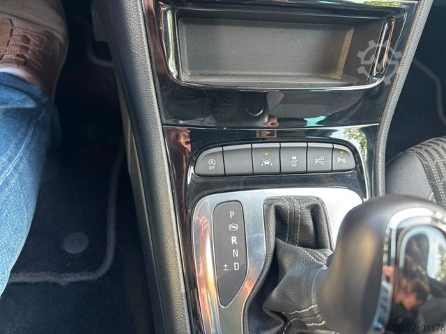 Minibus OPEL Astra 1.4 Turbo Sports Tourer/LED/Kamera/Klima