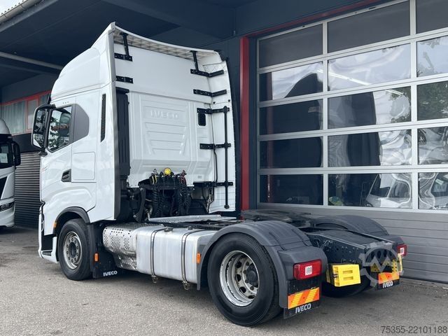 Standard tractor unit IVECO S-WAY AS440S46 Intarder ACC-Tempomat LED