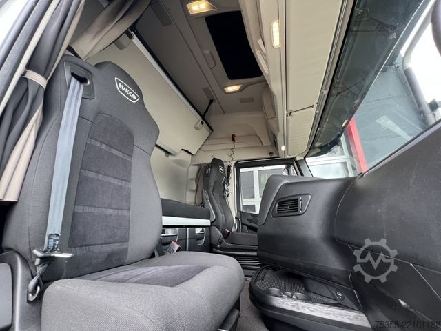 Standard tractor unit IVECO S-WAY AS440S46 Intarder ACC-Tempomat LED