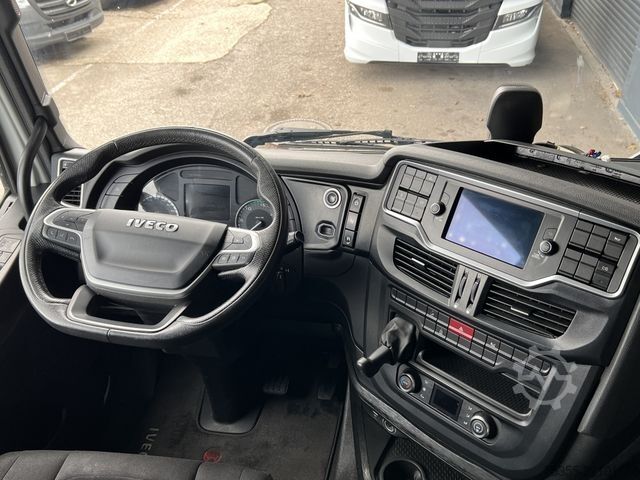 Standard tractor unit IVECO S-WAY AS440S46 Intarder ACC-Tempomat LED