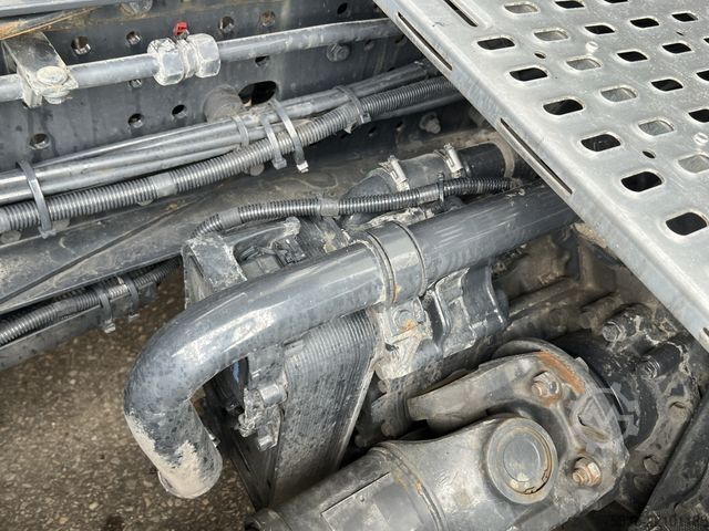 Standard tractor unit IVECO S-WAY AS440S46 Intarder ACC-Tempomat LED