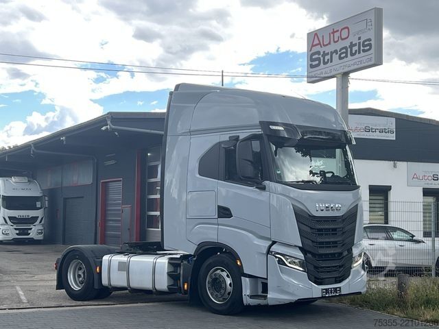 Standard tractor unit IVECO S-WAY AS440S48 E6d ACC Intader NAVI 2xTank Leder
