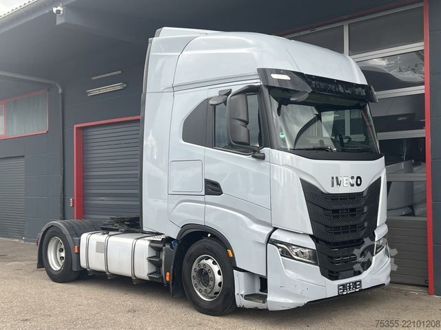 Standard tractor unit IVECO S-WAY AS440S48 E6d ACC Intader NAVI 2xTank Leder