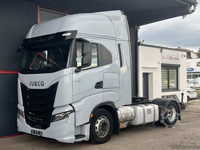 Standard tractor unit IVECO S-WAY AS440S48 E6d ACC Intader NAVI 2xTank Leder
