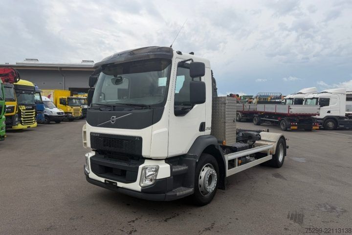 Roll-off tipper truck Volvo FL-250 4x2R Italev / Swiss-Vehicle