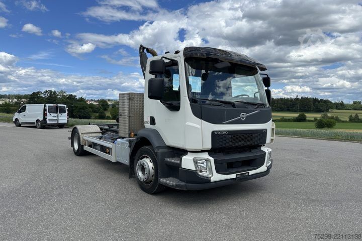 Roll-off tipper truck Volvo FL-250 4x2R Italev / Swiss-Vehicle