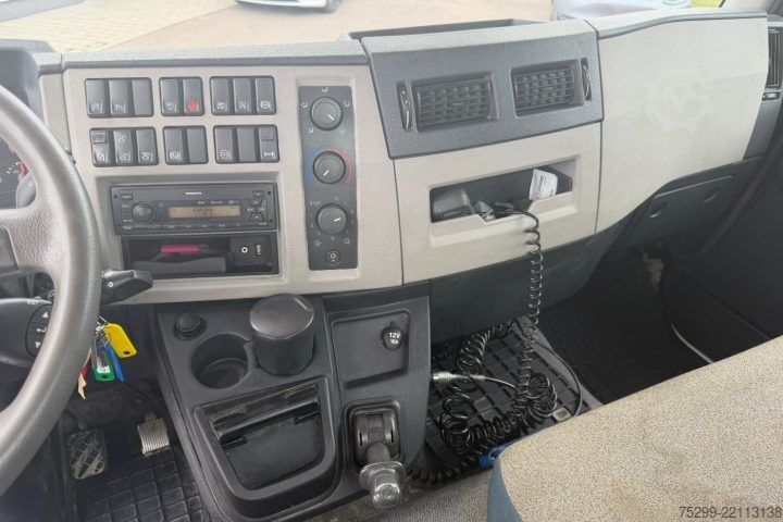 Roll-off tipper truck Volvo FL-250 Abrollkipper 40 km/h - Swiss-Vehicle
