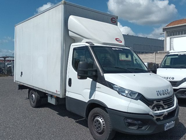 Box truck IVECO 35S16H