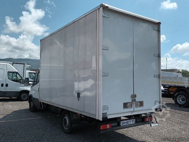Box truck IVECO 35S16H