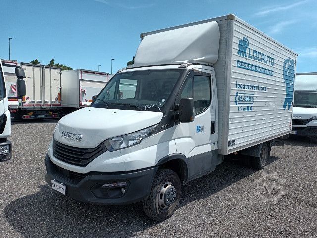Box truck IVECO 35C14