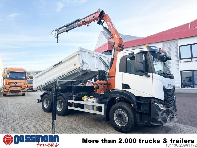 Tipper truck Iveco X-Way AD300X46Z 6x4 mit Kran Atlas AK 206.4E-A2,