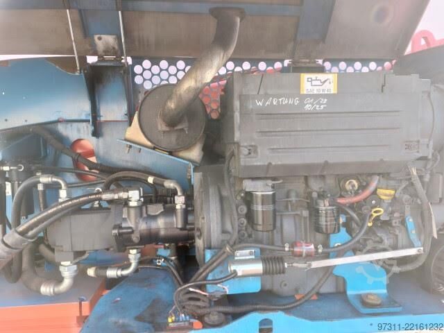 Telescopic boom lift Genie S-85